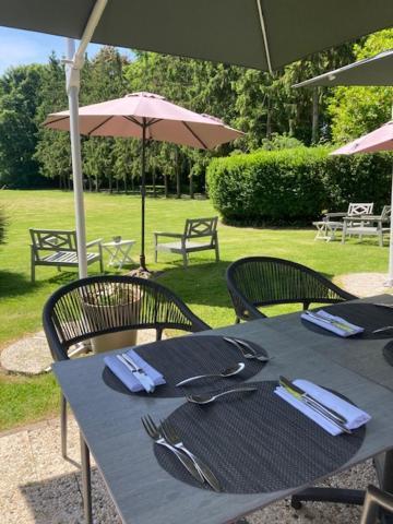 Logis Hotel & Restaurant - Le Manoir De Gavrelle Exterior photo